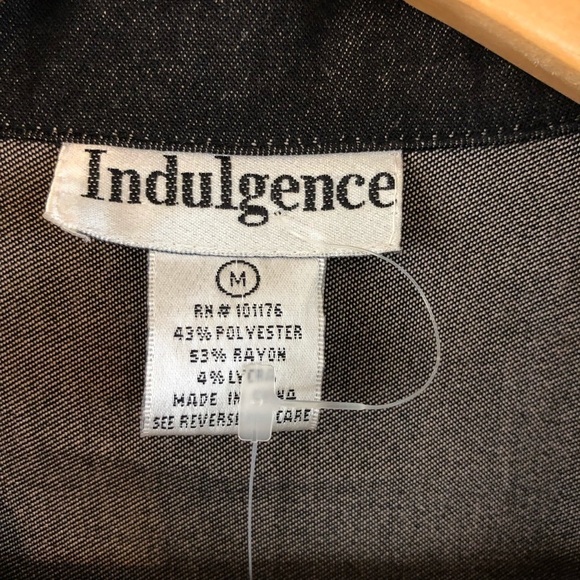 Button down Blouse Size Medium New with tags - Picture 5 of 9